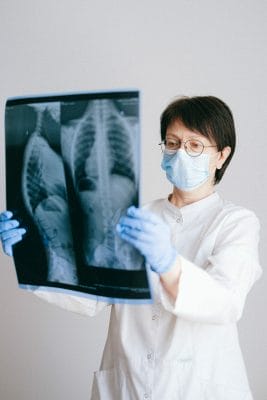 gastroenterologist with scan
