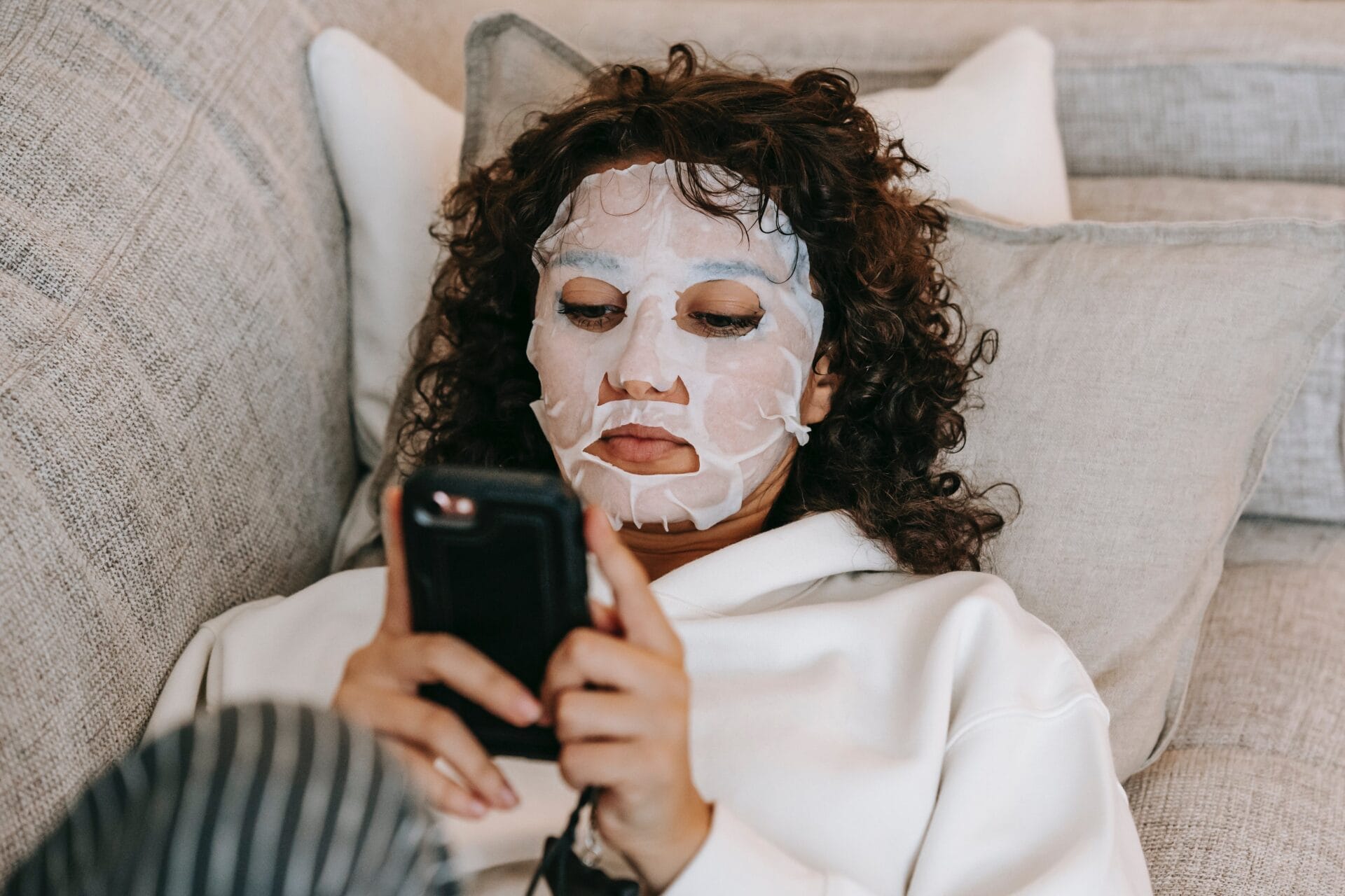 woman researching for plastic surgeons on tiktok