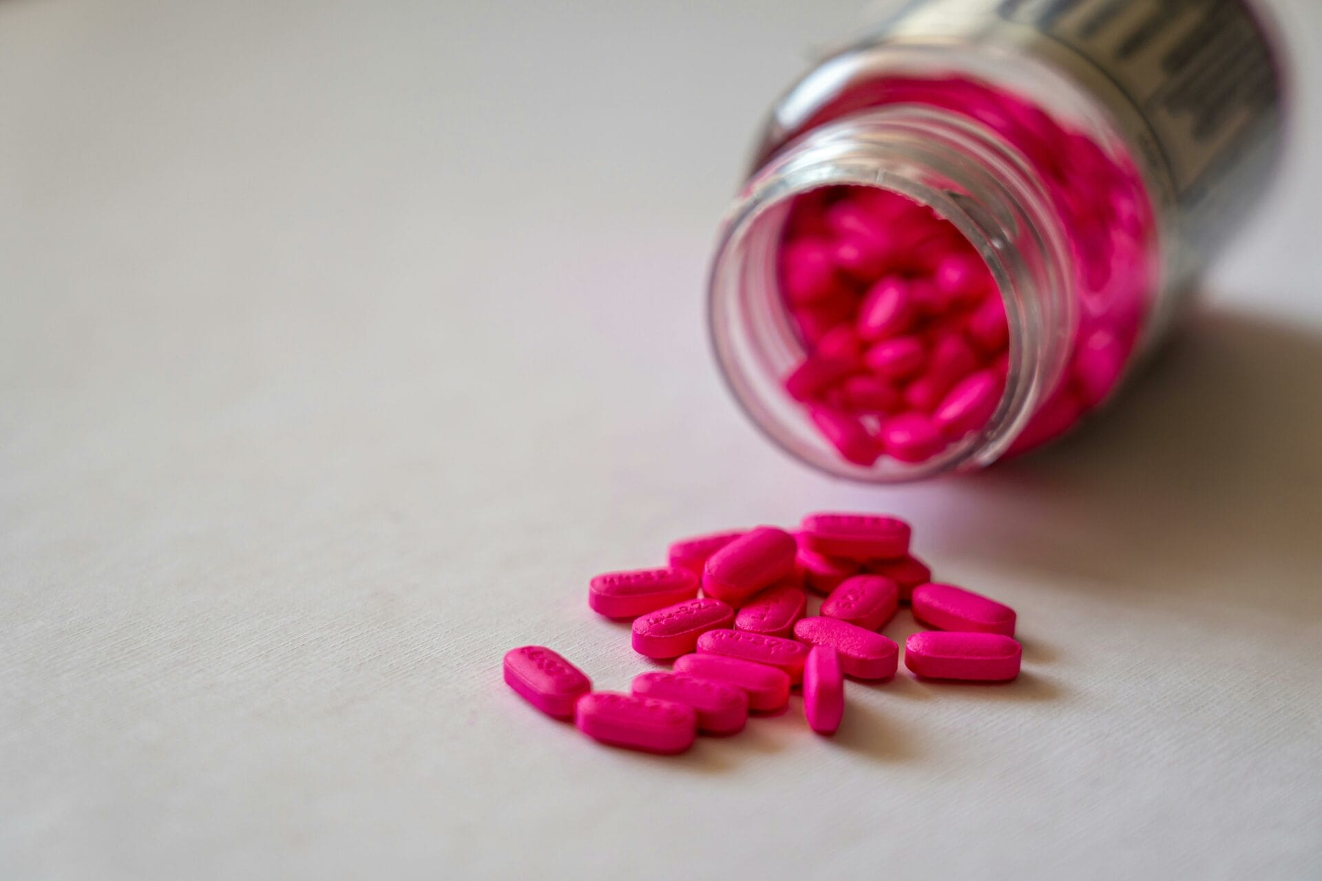 antihistamine pink pill for allergy reaction
