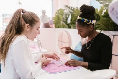 nail salon service for manicure service